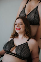 Afbeelding in Gallery-weergave laden, Love Triangle Lift Me Up bralette
