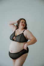 Afbeelding in Gallery-weergave laden, Love Triangle Undies
