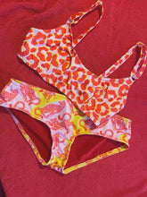 Afbeelding in Gallery-weergave laden, Furrever Together Bikini Slip
